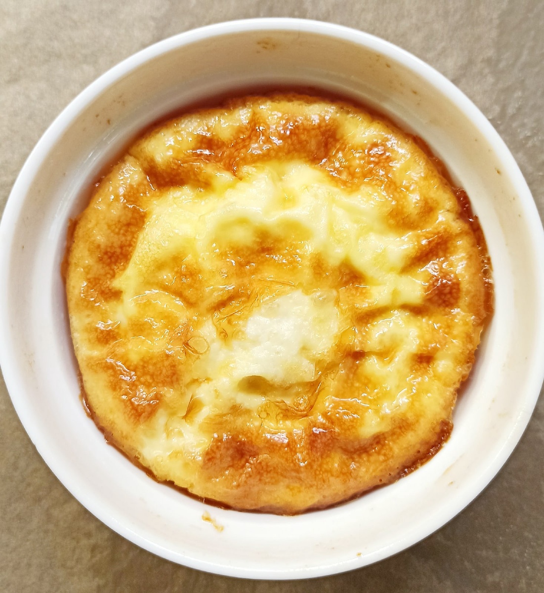 Очень вкусная получается корочка! Можно сверху положить небольшой кусочек сливлчного масла.