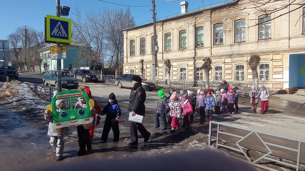    В Котельниче заметили «Шагающий автобус»
