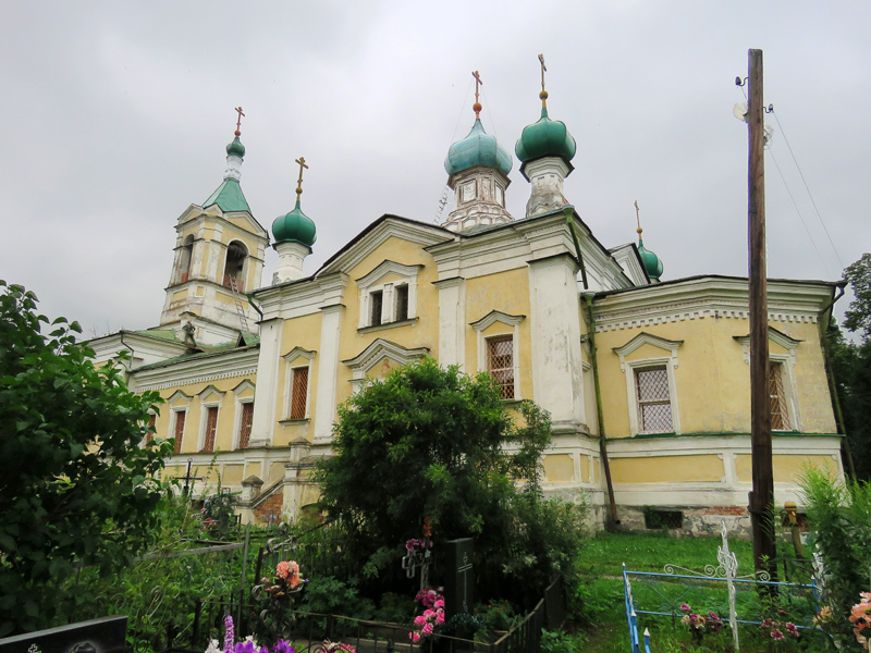 Хэллоуин по-русски, мега-колокольня и огороды до горизонта. Чем интересно Поречье-Рыбное?