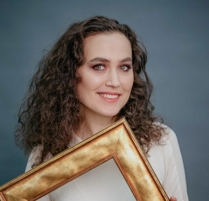 Это я, Антонина Должикова, арт-бюро «Эмбери»