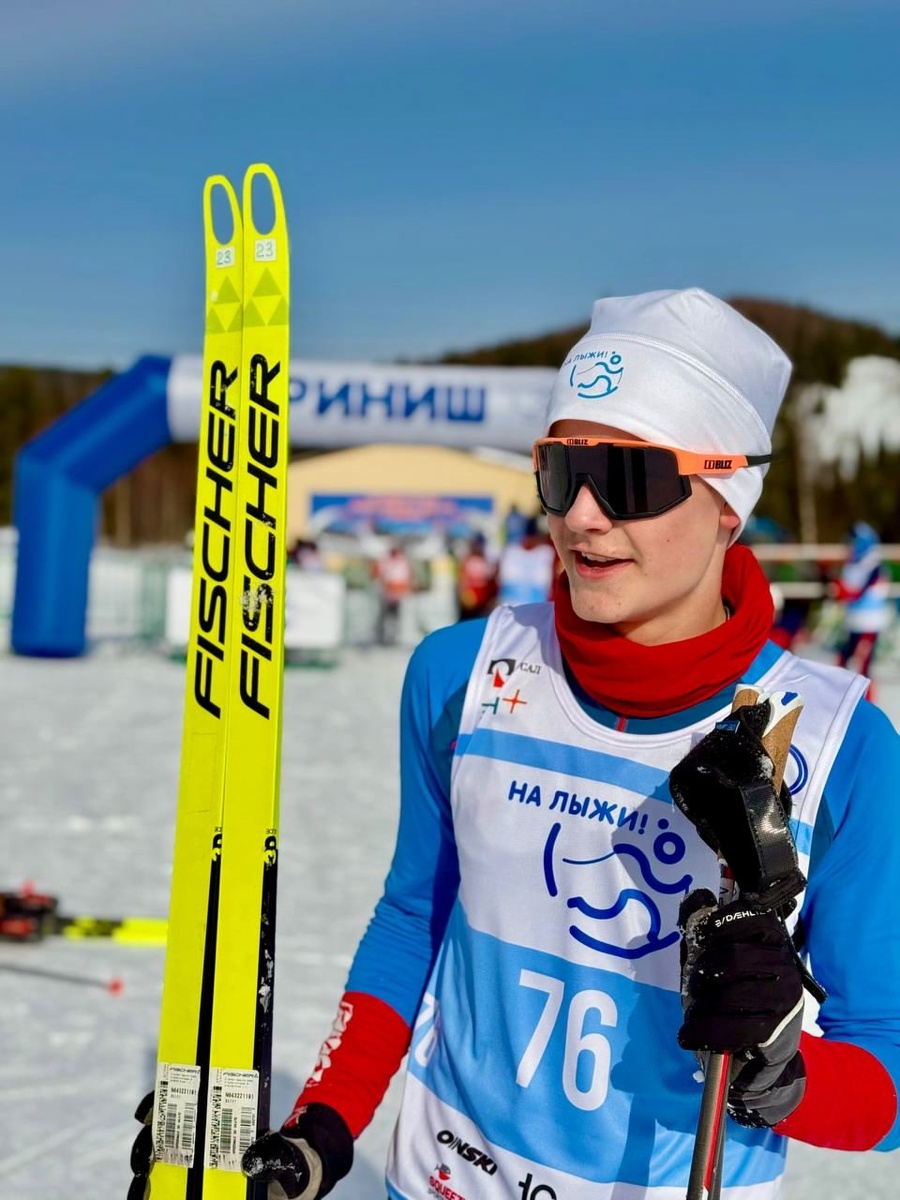 Михаил Лещак на финале Первенства «На лыжи!» в Вершине Тёи - 2025 год