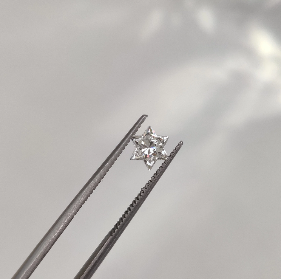 Бриллиант в огранке «Звезда Давида»