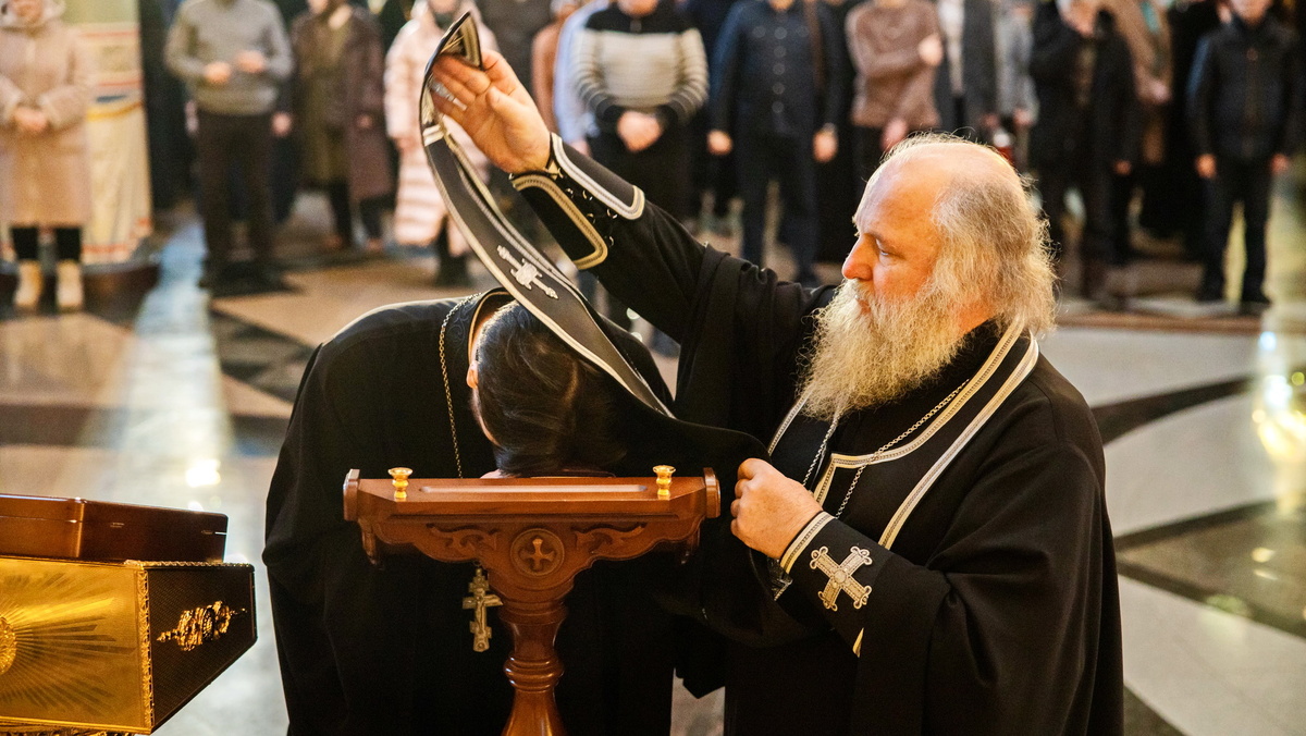    В Сургуте прошла традиционная великопостная исповедь духовенства