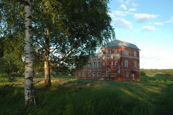 Краеведческий музей, где расположена коллекция дома-музея Сергея Клычкова.