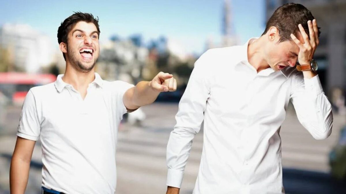 Агрессивный юмор