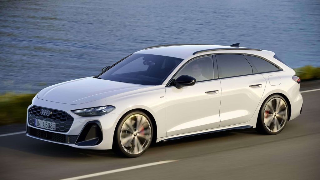 Audi A5 Avant e-Hybrid: работает на бензиновом ДВС и на электродвигателе. На электротяге может проезжать, по данным компании-производителя, до 110 километров.