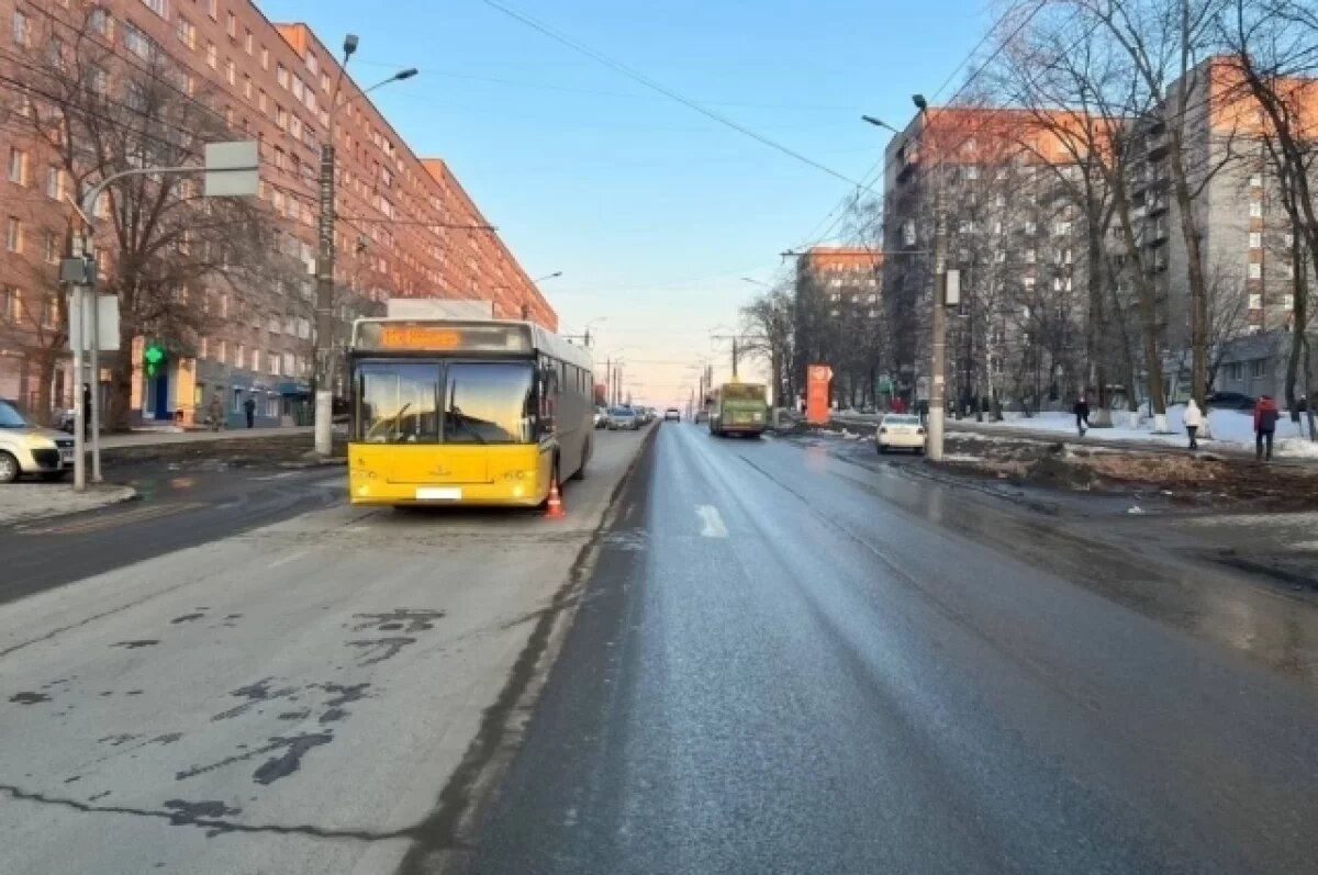    В Ижевске рейсовый автобус сбил школьника на пешеходном переходе