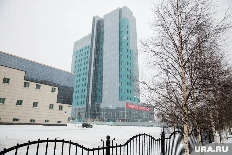Судьба газпромовского долгостроя в Сургуте до сих пор не ясна. Фото: Александр Кулаковский © URA.RU
