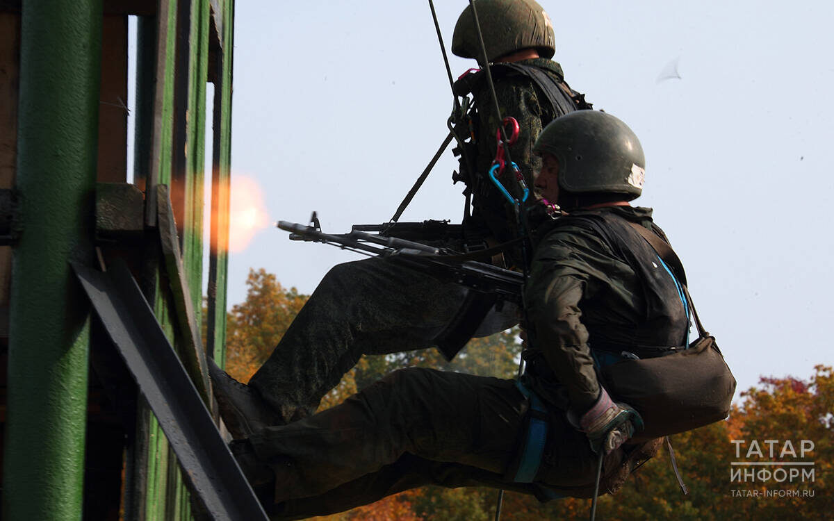 Среди кандидатов приветствуются крепкие и физически развитые – в элитных частях кандидатам со слабым здоровьем будет тяжеловатоФото: © «Татар-информ»