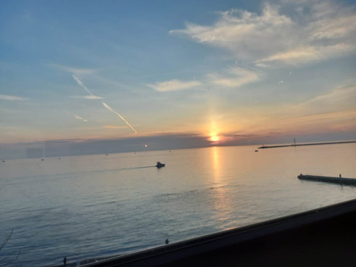 Заход солнца. Вид из зала кафе.