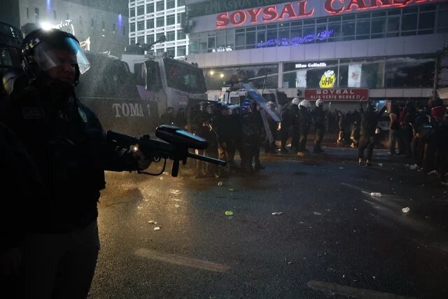    Отказываться ли россиянам от поездки в Турцию из-за ареста мэра Стамбула?