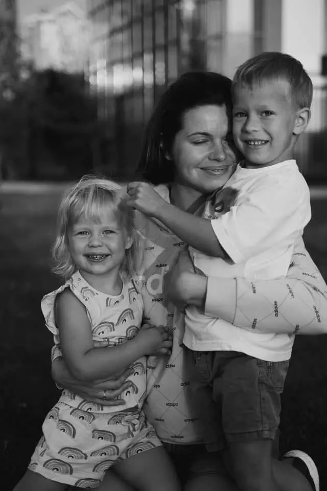 Ольга Гремякова с Гордеем и Соней. Фото из личного архива