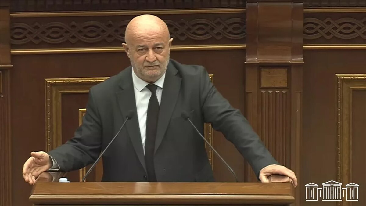 © Photo : press office of the Parliament of Armenia