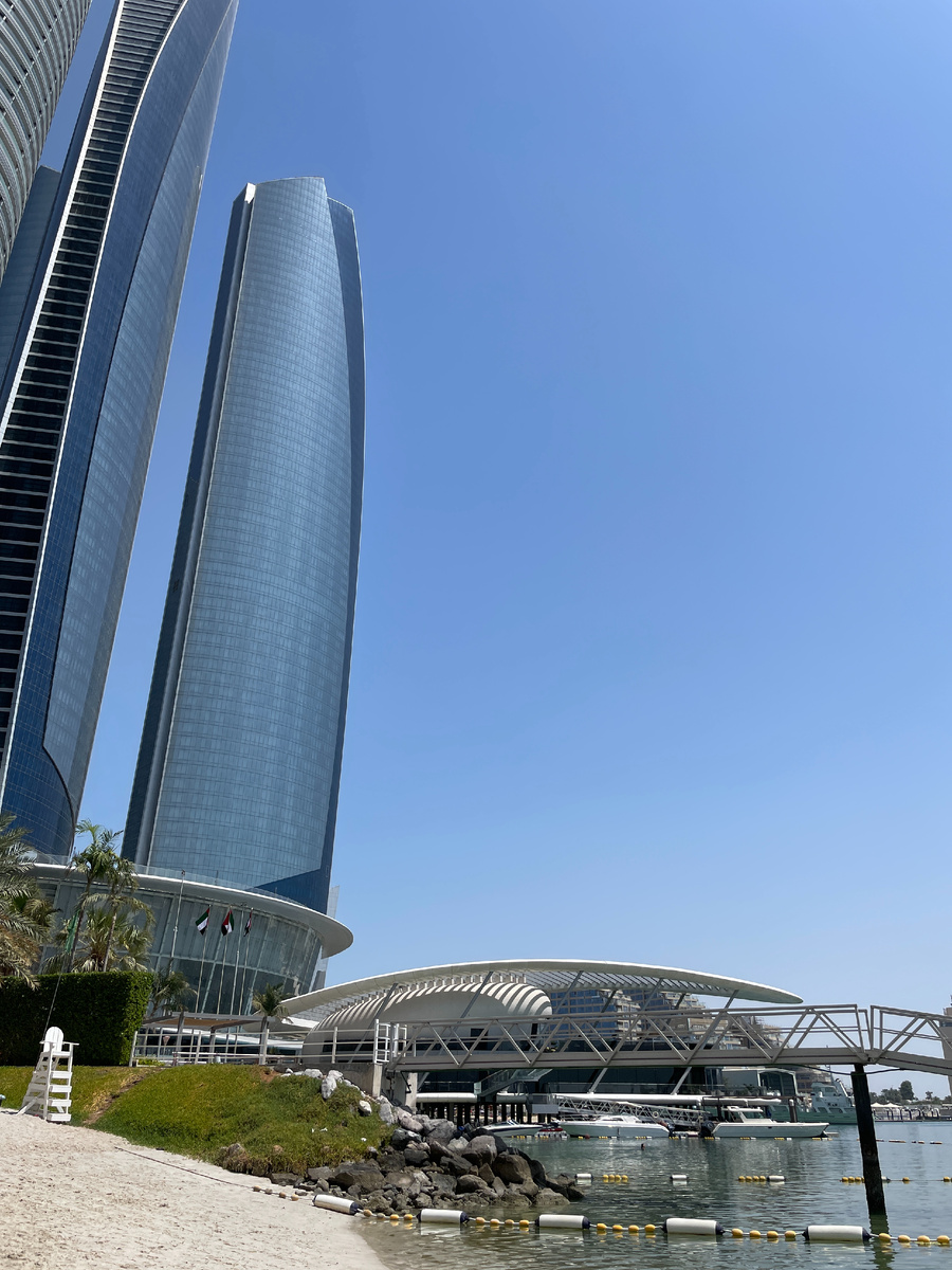 Абу-Даби отели и пляж