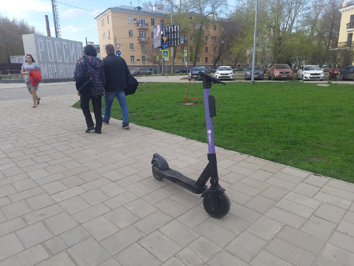    Самокаты начали появляться на улицах города / Автор фото: Илона Боянова