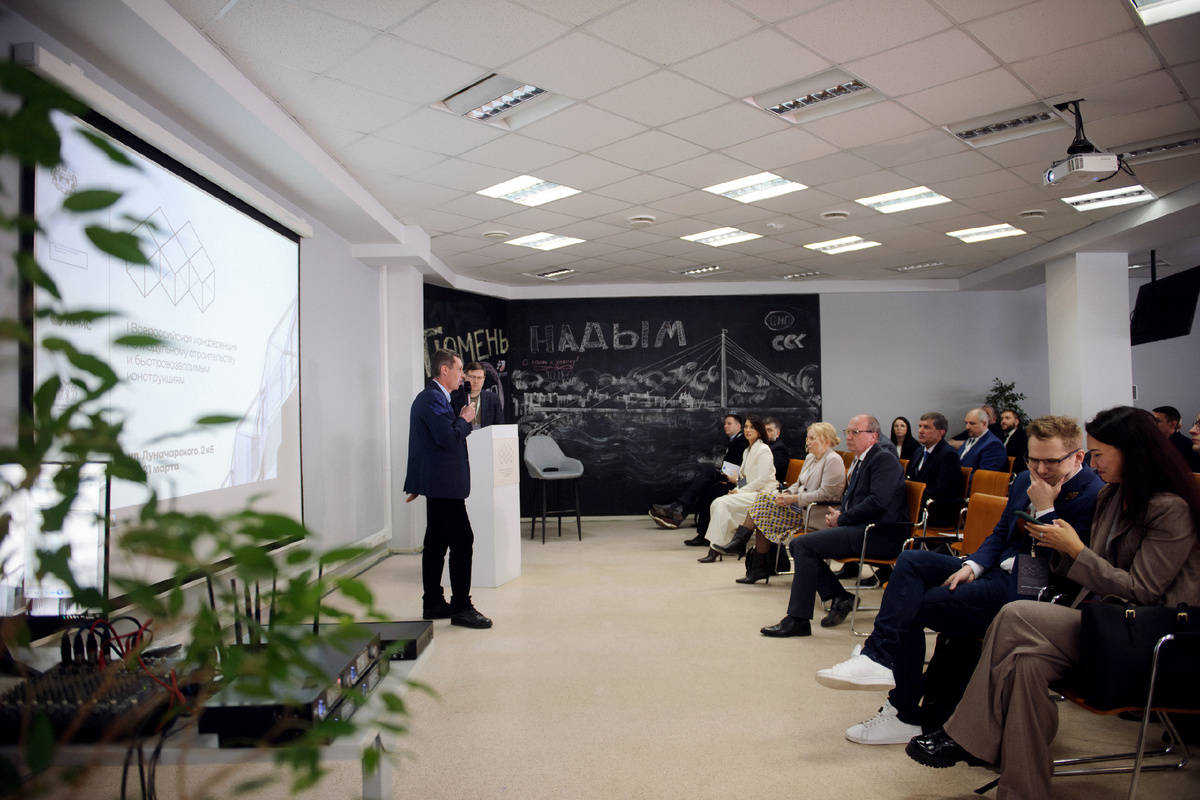 Заместитель губернатора Тюменской области Сергей Шустов