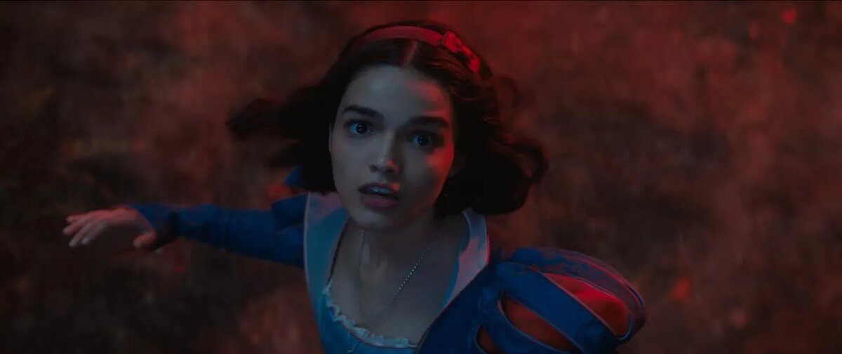 Кадр из фильма «Белоснежка»   📷