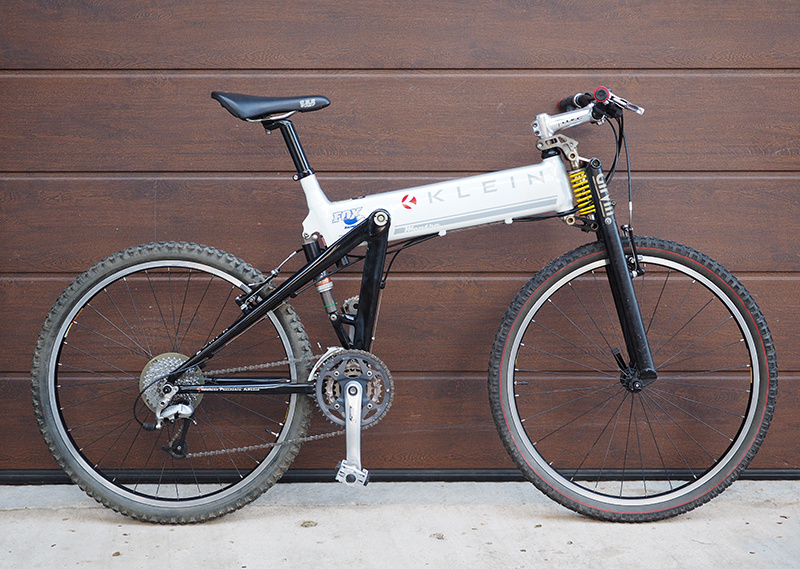 Горный велосипед, собранный на раме Klein Mantra 1999 года выпуска, укомплектованный параллелограммной вилкой Girvin. Из коллекции Веломузея Андрея Мятиева.