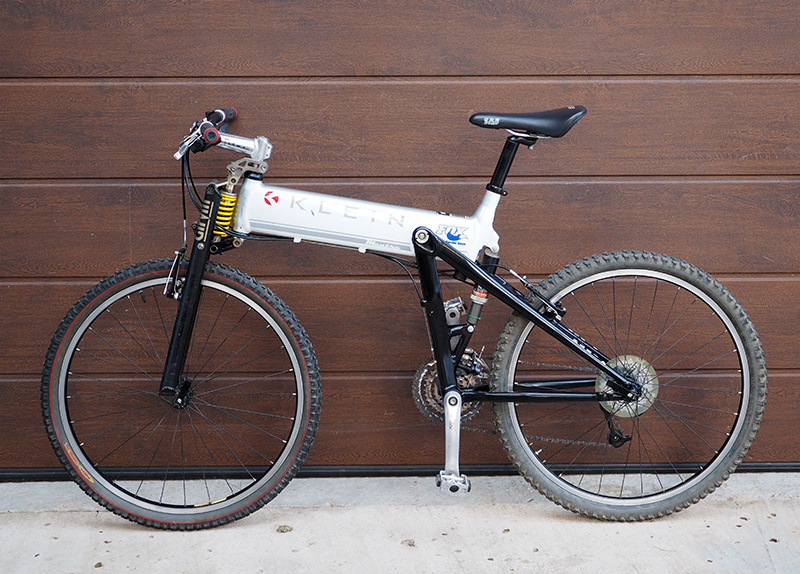 Горный велосипед, собранный на раме Klein Mantra 1999 года выпуска, укомплектованный параллелограммной вилкой Girvin. Из коллекции Веломузея Андрея Мятиева.