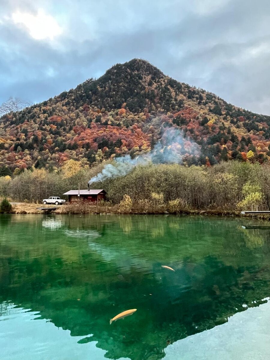 парились в бане ныряли в горное озеро