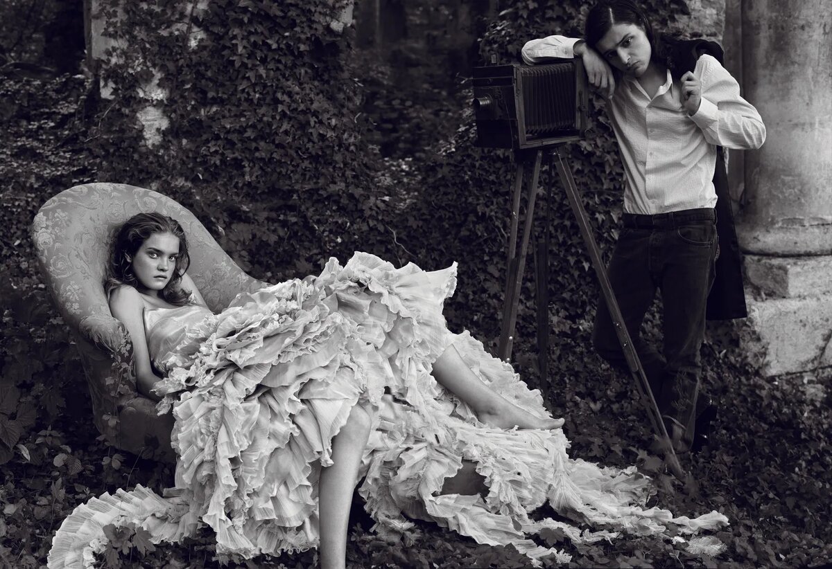 “Алиса в стране чудес” с Натальей Водяновой, фотограф Энни Лейбовиц (материал: vogue.com)