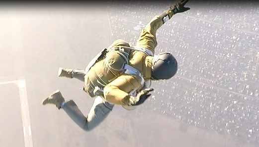 Парашют Д-1-5У в варианте ручного открытия.