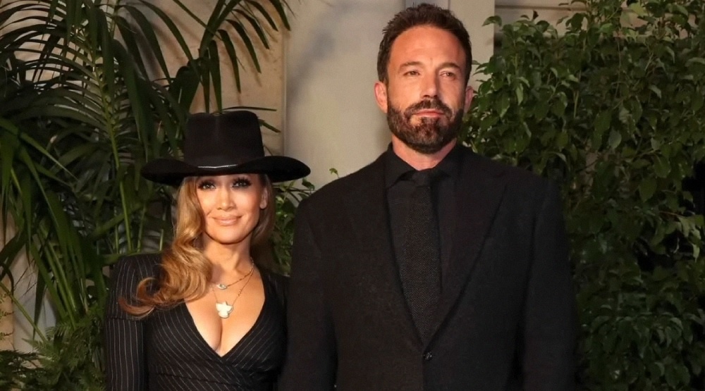     Дженнифер Лопес и Бен Аффлек / Скриншот из видео «Ben Affleck and Jennifer Lopez's MESSY divorce»