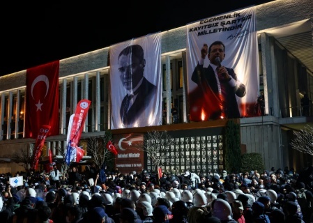    Эрдоган рассчитывает на усталость оппозиции. Но аресты в Турции лишь активизировали протест