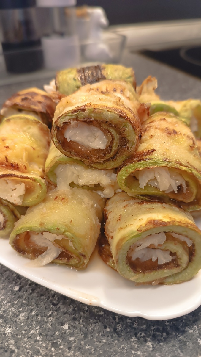 Все очень просто. А вкусно как. Подойдёт как на праздник , так просто на каждый день. Готовится быстро.