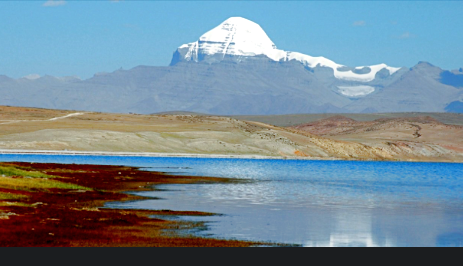 Священное озеро Манасаровар. Снимок: bigasia.ru