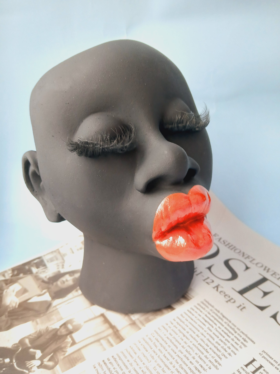 Прошлая Наоми была 19см