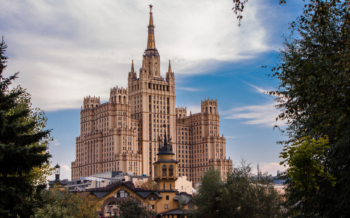 Легендарный Дом на Кудринской площади