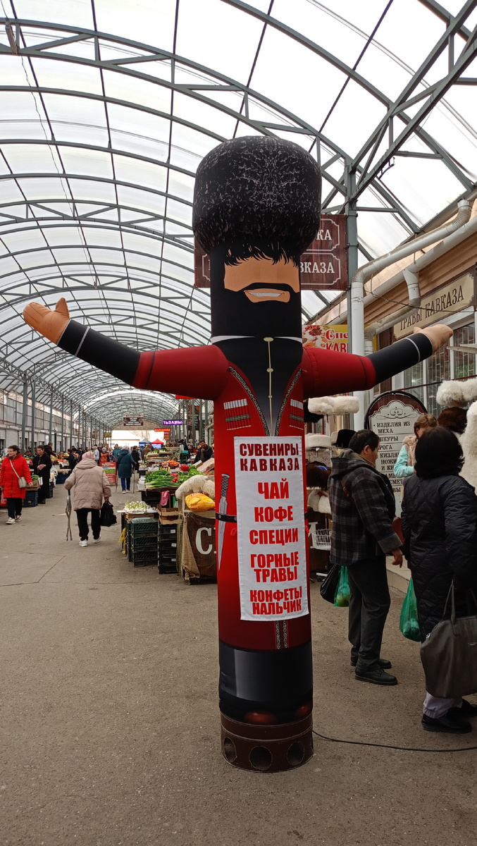 Вчера народа было не очень много. Свободно и просторно !