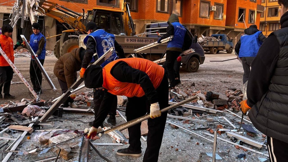    На месте ЧС действует пункт волонтёрской поддержки. Фото: Региональный штаб #МЫВМЕСТЕ Республики Дагестан