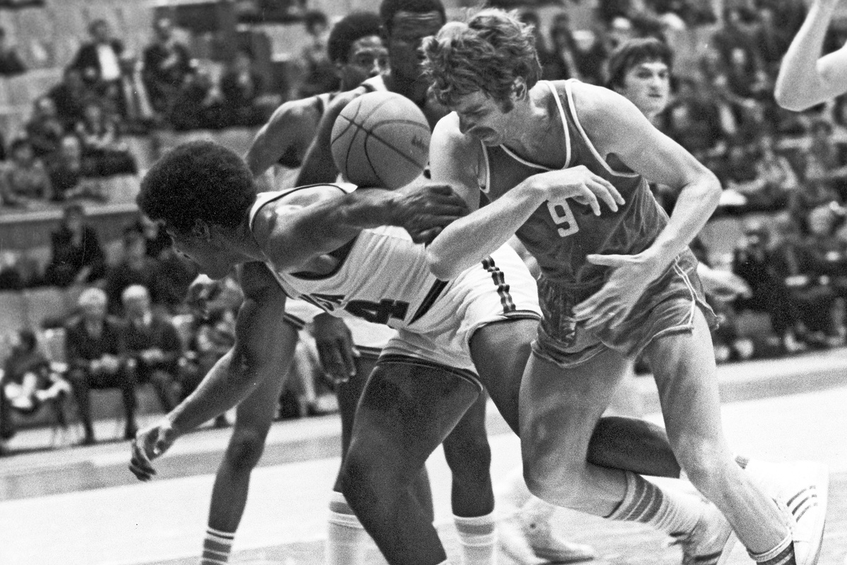    Иван Едешко (номер 9) в той знаменитой мюнхенской игре ни в чем не уступил американцам, как и вся советская команда. / РИА Новости