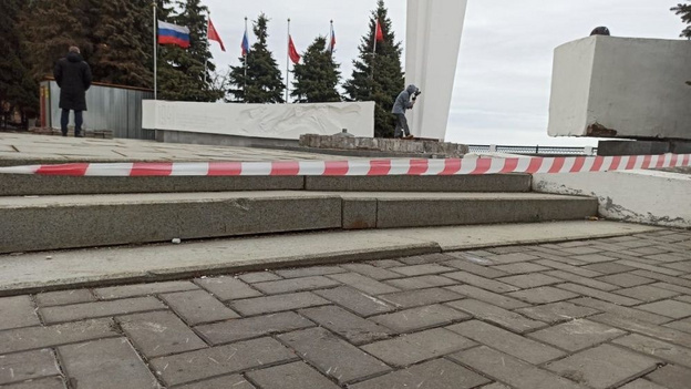    На набережной Грина начался ремонт мемориала «Вечный огонь»