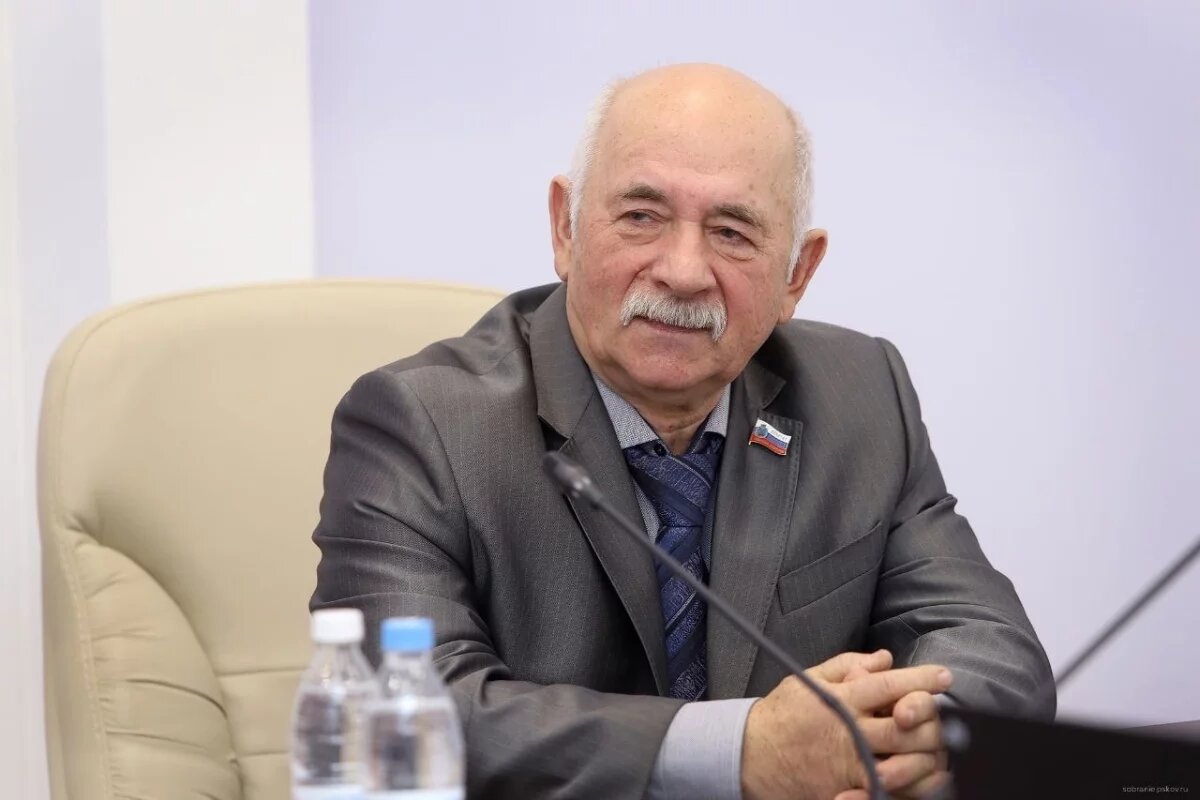    Псковский депутат Виктор Иващенко досрочно сложит свои полномочия