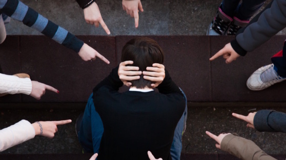    Памятку по противодействию травле в школах разработали в Минпросвещения ©AlejandroCarnicero/Shutterstock/Fotodom