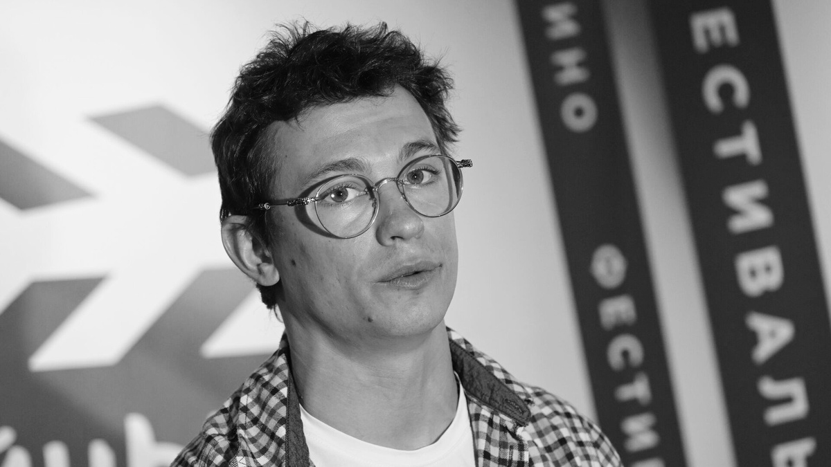 Она привела в пример Никиту Кологривого, как прекрасно умеющего вызвать ажиотаж и попадать в заголовки новостей. При этом, он талантлив, но смог бы он стать одним из самых популярных артистов только благодаря таланту?