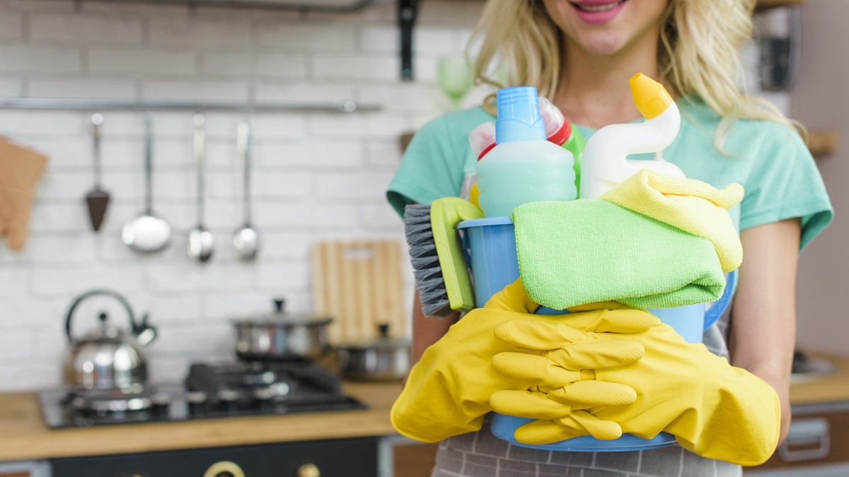    Эксперты и домохозяйки рассказали, нужно ли убираться каждый день. Фото: Freepik