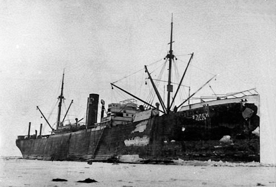 Фото: Пароход «Уэлен»