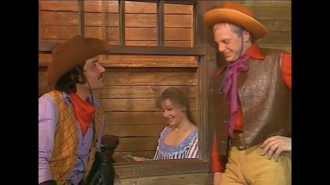 Владимир Коваль в роли Новичка, Ольга Остроумова в роли Бетси Бейкер, Юрий Богатырев в роли учителя Чарли Твинга.