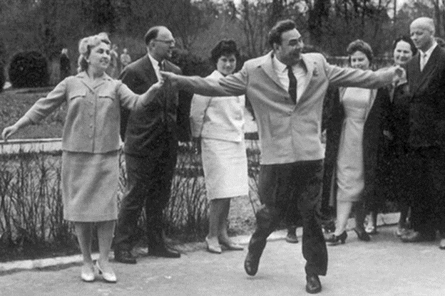 1973 год. Визит американской делегации. С учительницей хореографии из США Энни Холлман. Фото из открытого доступа