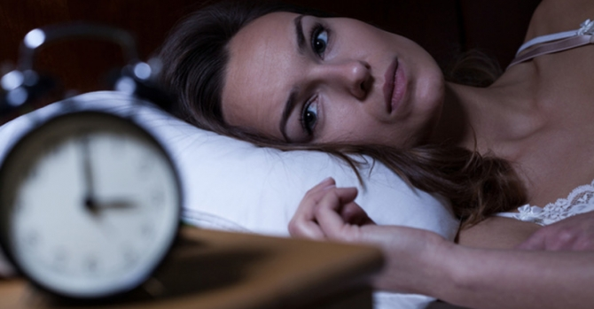Почему мы просыпаемся по ночам: главные причины и простые способы вернуть здоровый сон