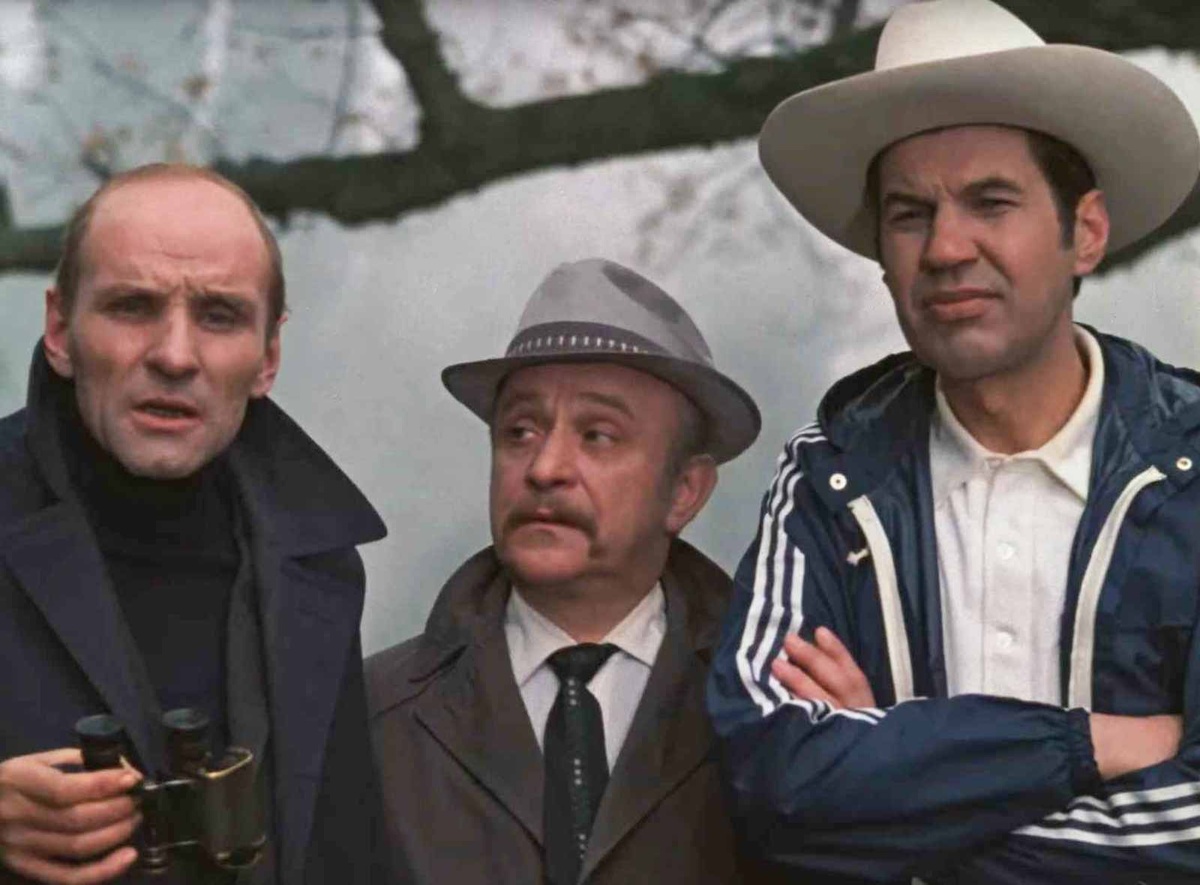 Кадр из фильма "Из жизни отдыхающих". Анатолий Солоницын в роли Толика Чикина, Ролан Быков в роли Виктора Лисюткина и Георгий Бурков в роли Аркадия Павловича