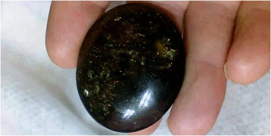 Кабошон из слюдита