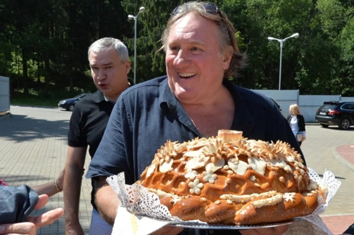    Жерар Депардье.