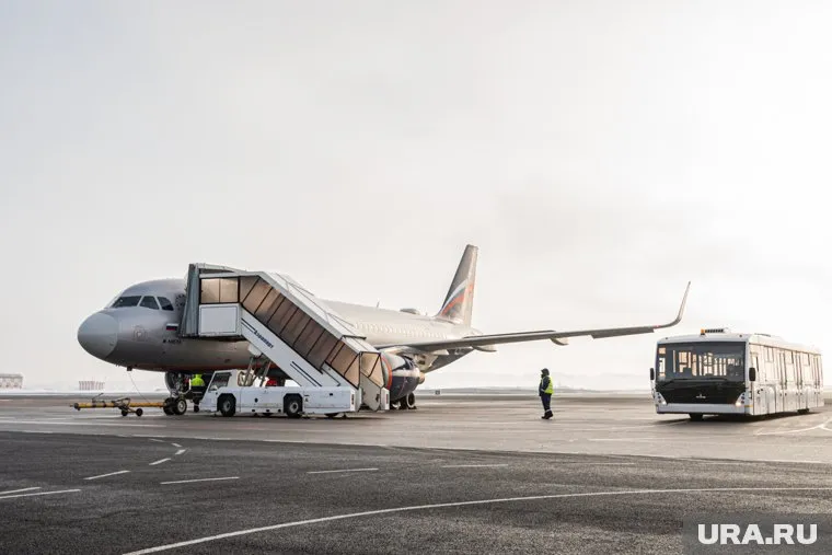 Самолеты должны были прилететь в Тюмень в 18:10
Фото: Руслан Яроцкий © URA.RU