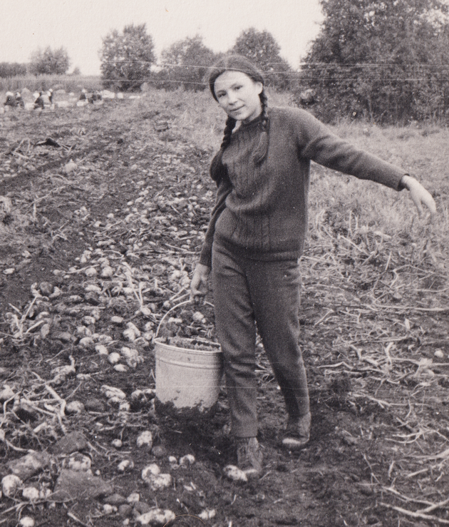 я на первом курсе 1971 год. Только только 15 лет исполнилось