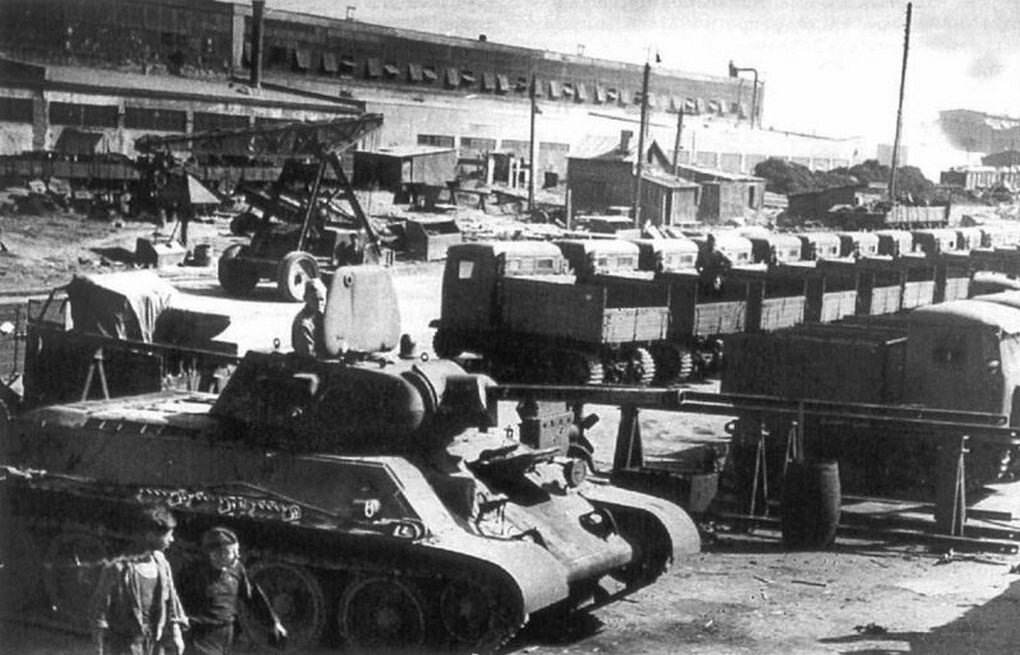 Сталинград. Тракторный завод